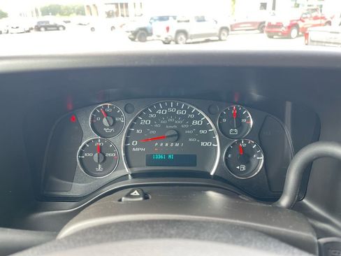 Used 2023 Chevrolet Express 2500 w/ Driver Convenience Package image 19