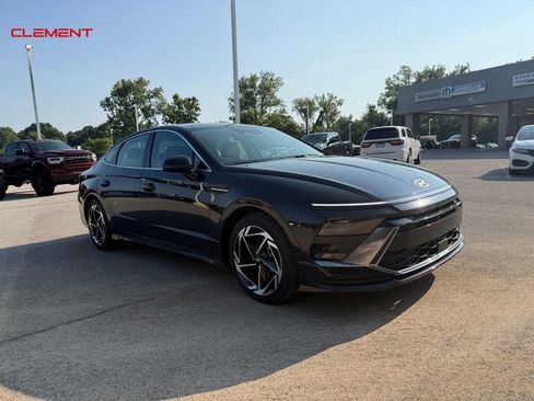 Used 2025 Hyundai Sonata SEL FWD image 9