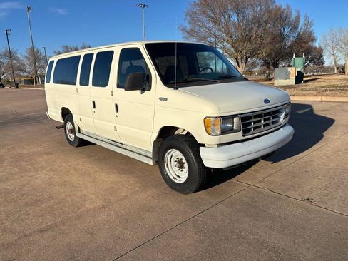 Used 1993 Ford E-350 and Econoline 350 XLT RWD image 26