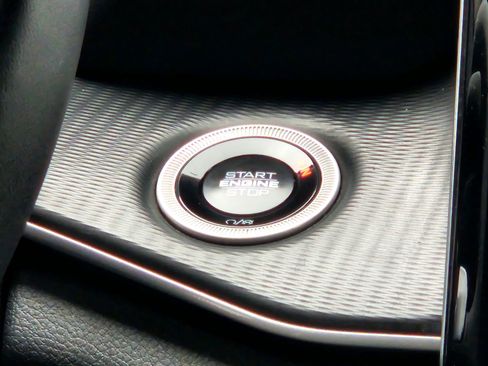 Used 2024 Jeep Grand Cherokee L Laredo image 15