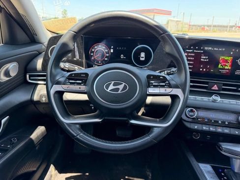 Used 2024 Hyundai Elantra Limited FWD image 10