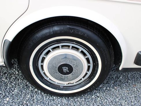 Used 1991 Rolls-Royce Silver Spur II image 43