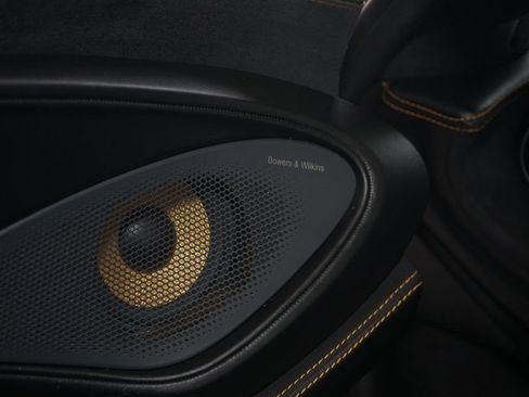 Used 2018 McLaren 570S Spider image 23