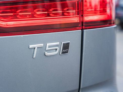 Used 2021 Volvo V60 T5 Cross Country w/ Protection Package image 9