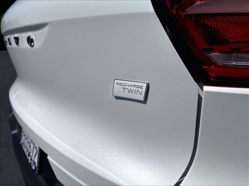 Used 2023 Volvo XC40 Recharge Ultimate AWD/4WD image 11