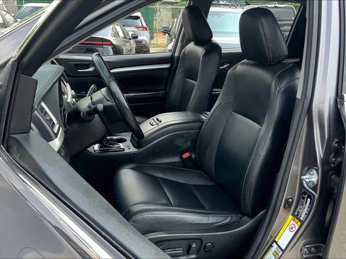 Used 2017 Toyota Highlander XLE image 7