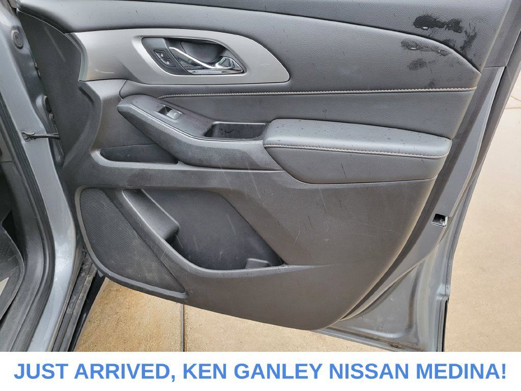 Used 2020 Chevrolet Traverse LT w/ LPO, Floor Liner Package AWD/4WD image 23