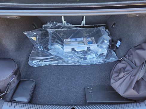 New 2026 BMW 550e xDrive w/ Executive Package image 6