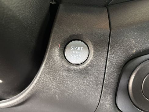 Used 2022 Nissan Frontier S image 12