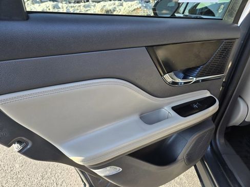 Used 2022 Lincoln Corsair AWD w/ Equipment Group 101A image 39