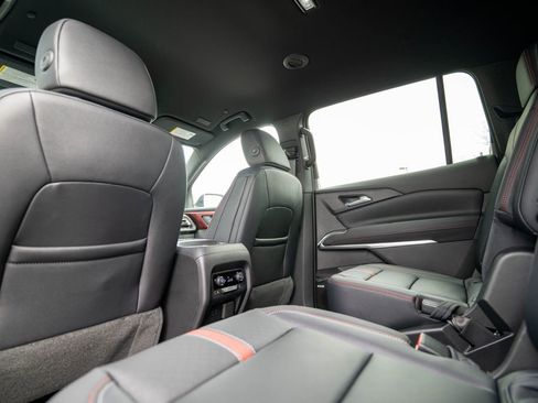 New 2026 Chevrolet Traverse RS w/ LPO, Floor Liner Package FWD image 30