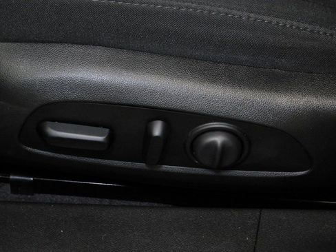 Used 2019 Chevrolet Malibu LT image 32