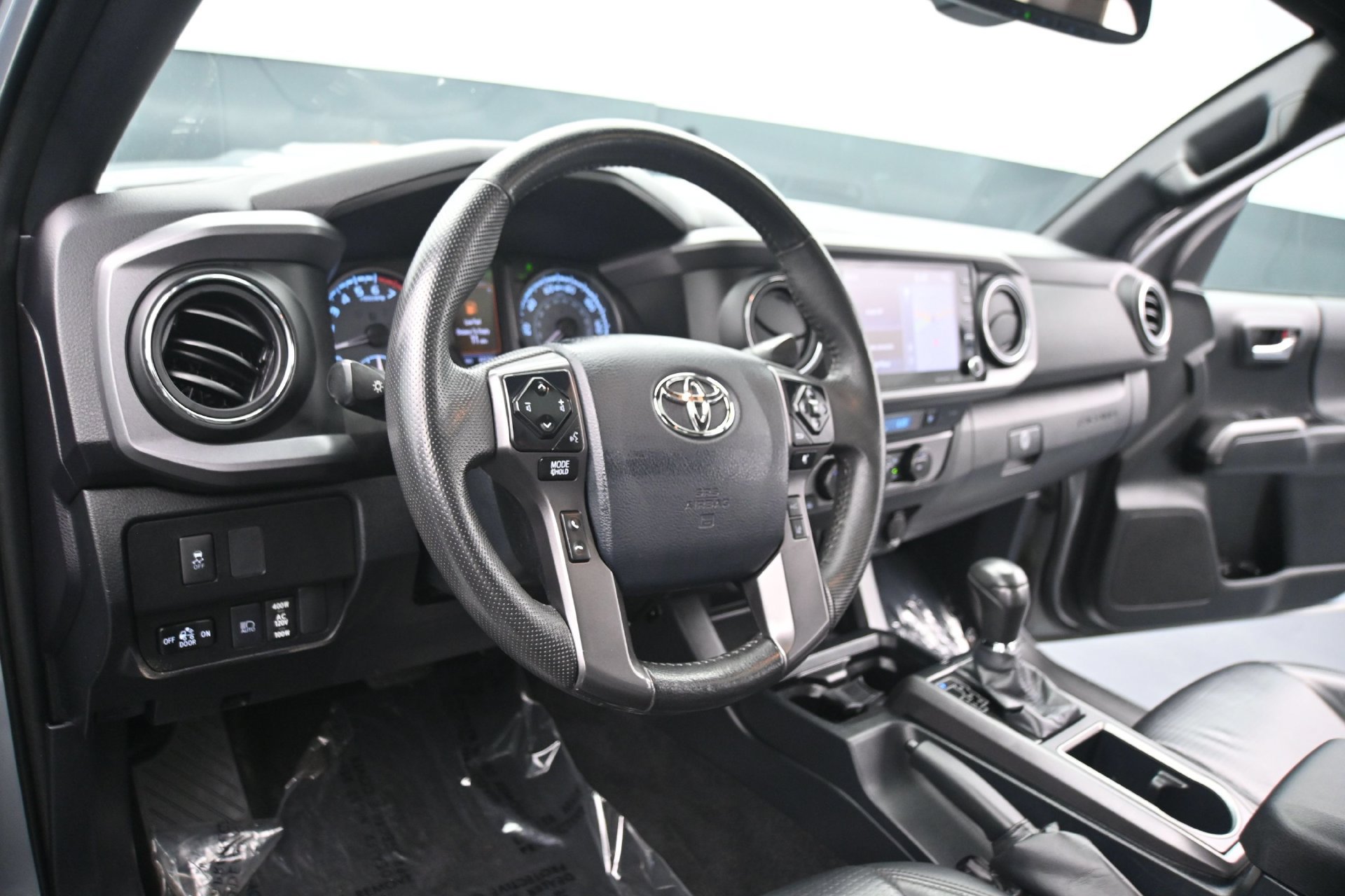Used 2020 Toyota Tacoma TRD Sport AWD/4WD image 21