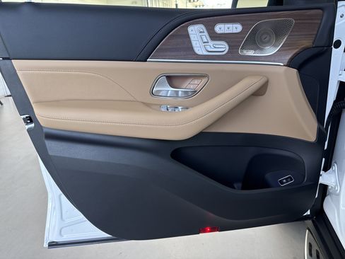 New 2026 Mercedes-Benz GLS 450 4MATIC image 18