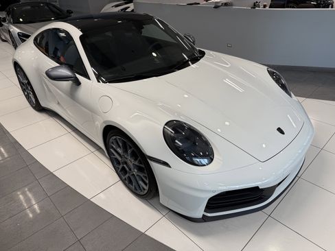 Used 2025 Porsche 911 Carrera RWD image 7