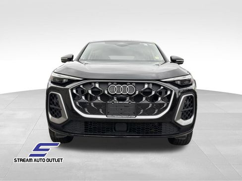 Used 2025 Audi Q5 Premium w/ Convenience Package AWD/4WD image 2