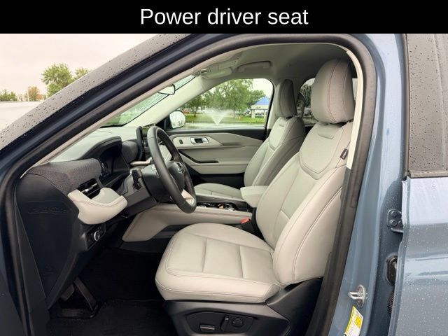 Used 2026 Ford Explorer Active w/ Active Comfort Package AWD/4WD image 8
