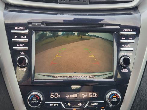 Used 2021 Nissan Murano S FWD image 21