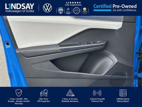 Certified 2025 Volkswagen Taos SE image 9