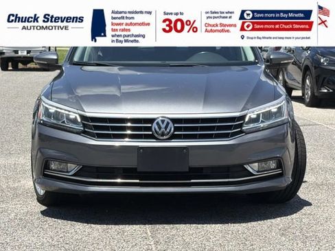 Used 2018 Volkswagen Passat 2.0T SE FWD image 4