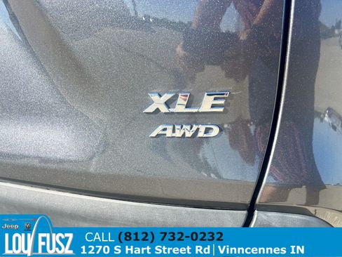 Used 2021 Toyota RAV4 XLE w/ XLE Grade Weather Package AWD/4WD image 7