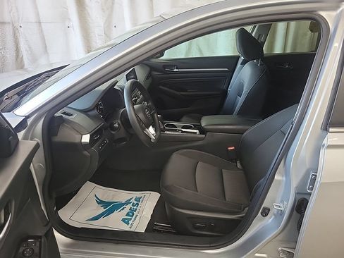 Used 2021 Nissan Altima 2.5 SV FWD image 6