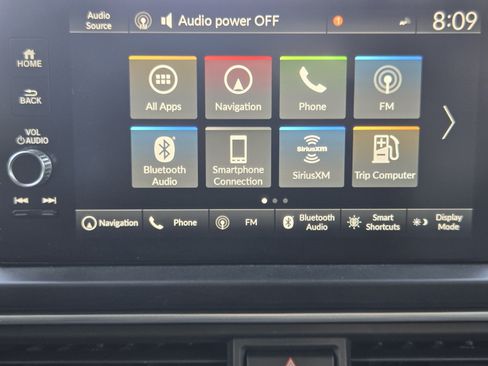 Certified 2025 Honda Pilot Touring image 13