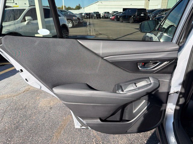 Used 2024 Subaru Outback Premium AWD/4WD image 18