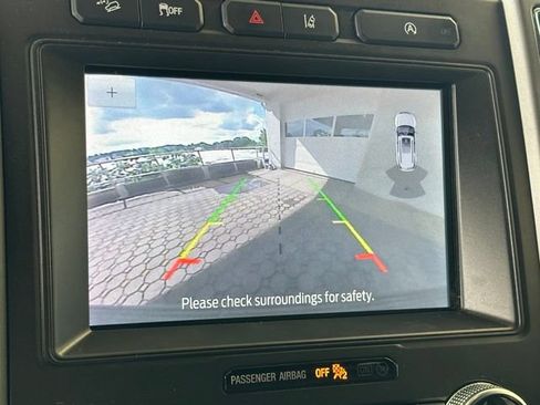 Used 2020 Ford Expedition XLT w/ Equipment Group 202A AWD/4WD image 16