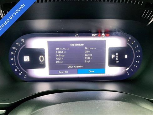 Certified 2024 Volvo XC60 B5 Plus w/ Protection Package Premier AWD/4WD image 28