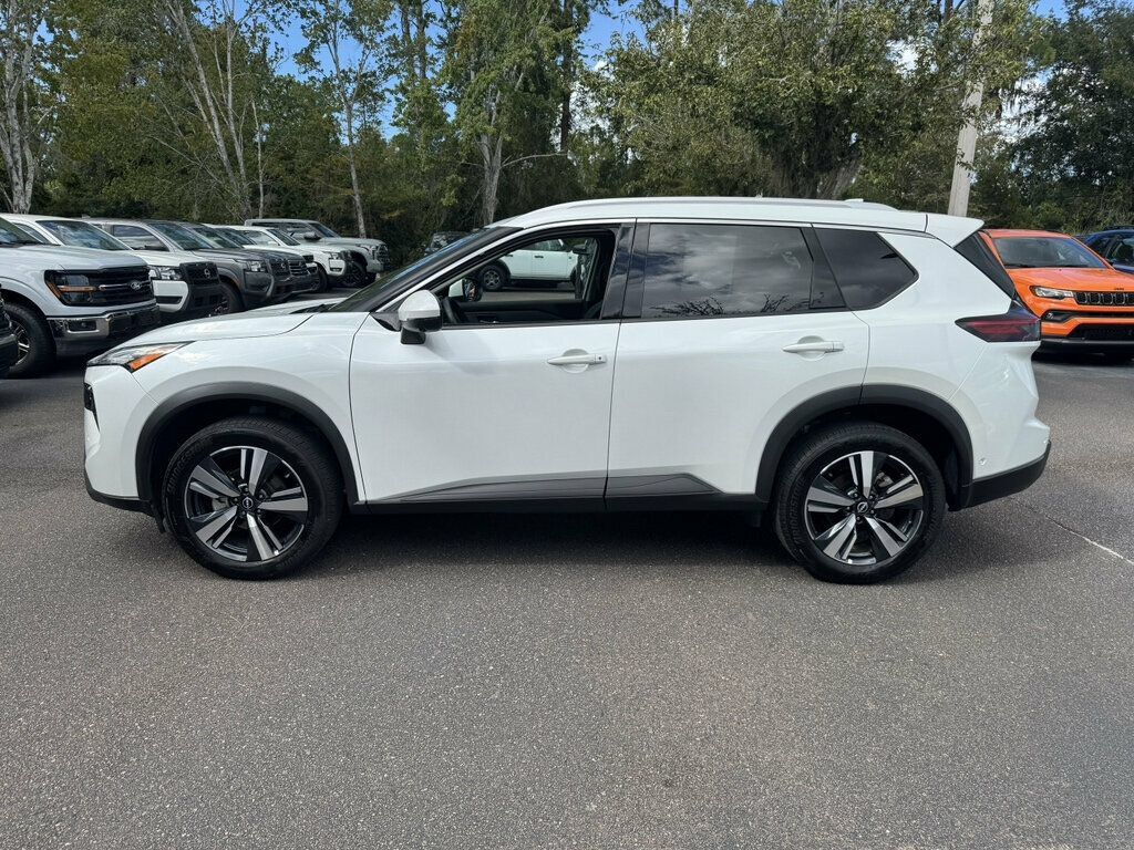 Used 2026 Nissan Rogue SL FWD image 2