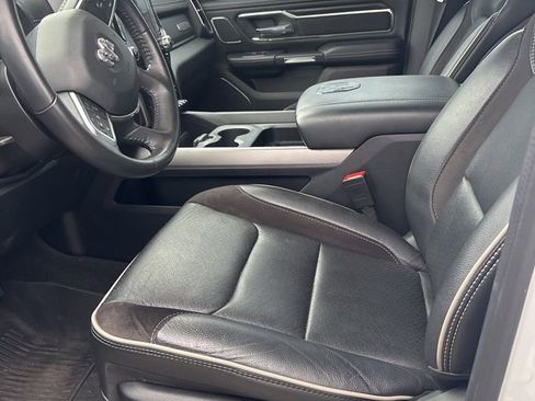 Used 2024 RAM 1500 Laramie AWD/4WD image 4