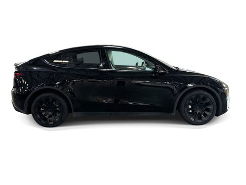Certified 2023 Tesla Model Y Long Range AWD/4WD image 7