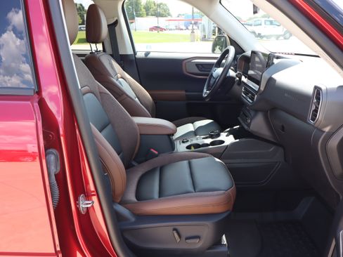 Used 2025 Ford Bronco Sport Outer Banks AWD/4WD image 12