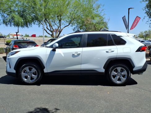 Used 2023 Toyota RAV4 XLE w/ Convenience Package FWD image 2