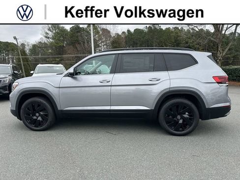 New 2026 Volkswagen Atlas SE FWD image 2