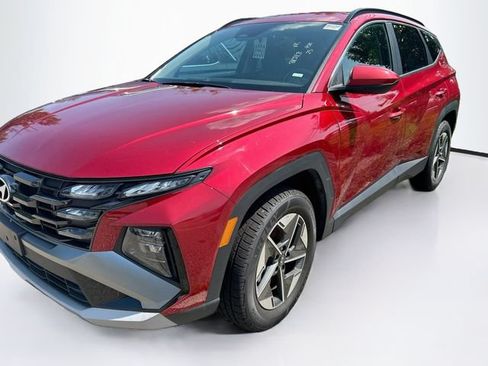 Certified 2025 Hyundai Tucson SEL AWD/4WD image 2