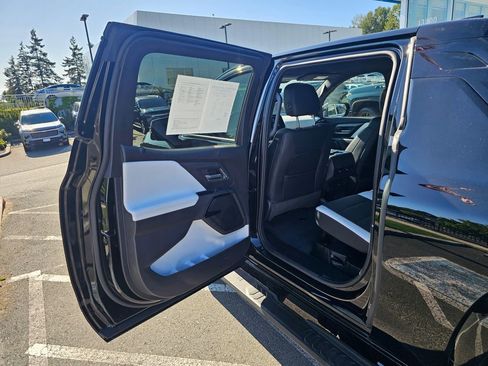 Used 2025 Chevrolet Silverado EV RST AWD/4WD image 16