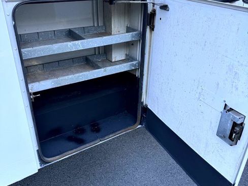 Used 2010 Ford E-350 and Econoline 350 Super Duty image 26