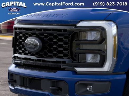 New 2026 Ford F250 Lariat w/ Black Appearance Package AWD/4WD image 17