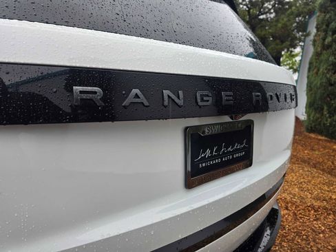 Used 2024 Land Rover Range Rover Long Wheelbase SE image 17