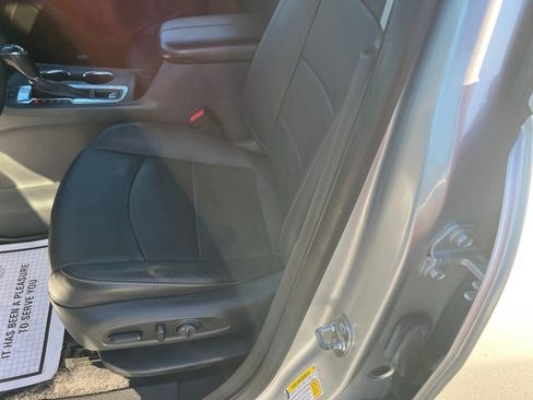 Used 2019 Chevrolet Equinox Premier image 39