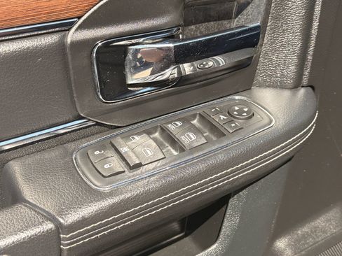 Used 2017 RAM 1500 Laramie w/ Convenience Group AWD/4WD image 14