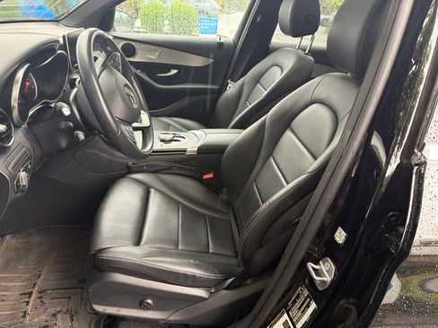 Used 2019 Mercedes-Benz GLC 300 4MATIC image 8