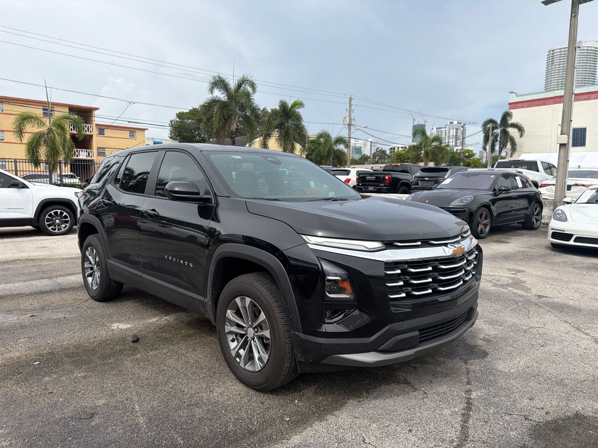 Used 2026 Chevrolet Equinox LT w/ Safety and Technology Package FWD image 3