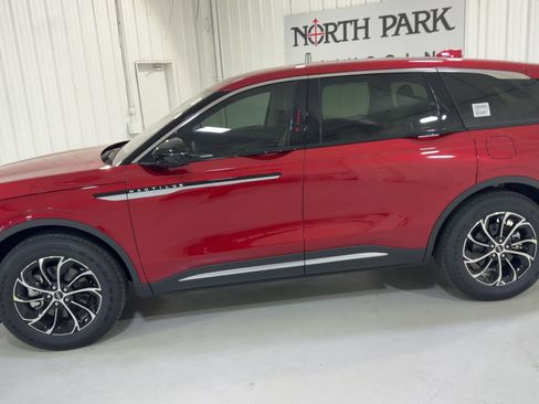 New 2026 Lincoln Nautilus Premier AWD/4WD image 6