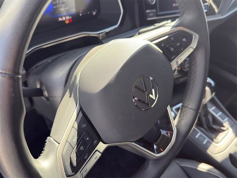Used 2024 Volkswagen Jetta SE image 13
