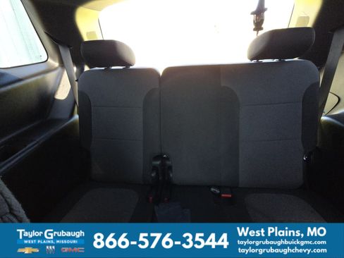 Used 2023 Chevrolet Traverse LT FWD image 14