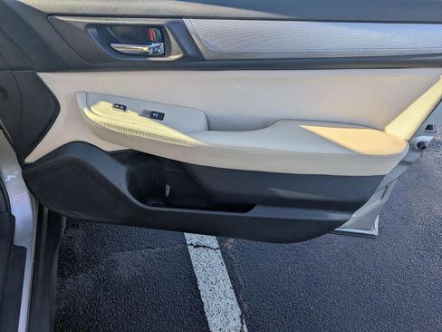 Used 2019 Subaru Outback 2.5i Premium image 35