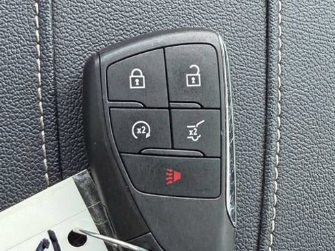 Used 2025 Chevrolet Traverse LT FWD image 29